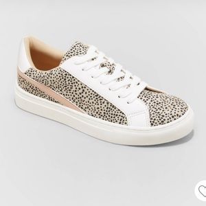 NWT Universal Thread Sneakers